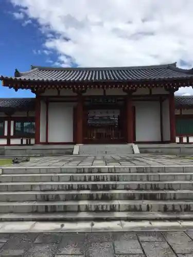 薬師寺の山門・神門