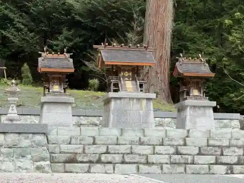 安志加茂神社の{uncategorized: "未分類", other: "その他", undefined: "問題あり", building: "その他建物", grave: "お墓", sacred_gate: "鳥居", guardian: "狛犬", statue: "像", buddha: "仏像", history: "歴史", nature: "自然", garden: "庭園", animal: "動物", pagoda: "塔", temizu: "手水舎", mountain_gate: "山門・神門", sanctuary: "本殿・本堂", subordinate: "末社・摂社", art: "芸術", scenery: "景色", jizo: "地蔵", ema: "絵馬", goshuin: "御朱印", omikuji: "おみくじ", items: "授与品その他", amulet: "お守り", goshuincho: "御朱印帳", eats: "食事", festival: "お祭り", votive_dance: "神楽", shichigosan: "七五三参", wedding: "結婚式", experience: "体験その他", initially: "初詣", around: "周辺", anti_infection: "感染症対策"}