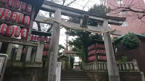 池尻稲荷神社の鳥居