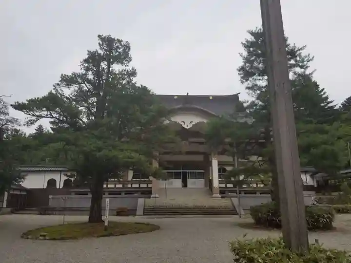 立山寺の本殿・本堂