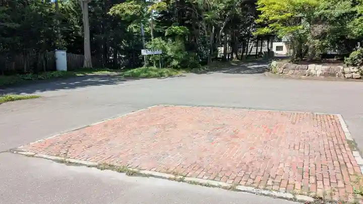 江別神社の庭園