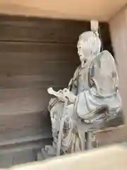 稲爪神社の像