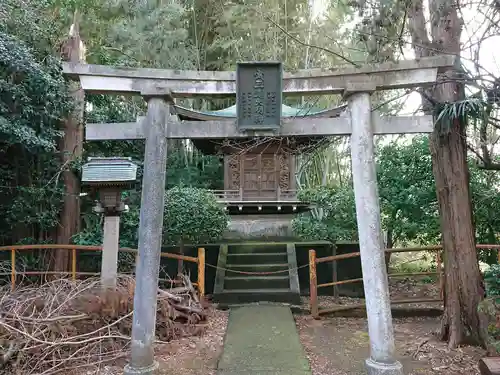 感応院の鳥居