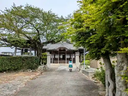 教願寺の山門