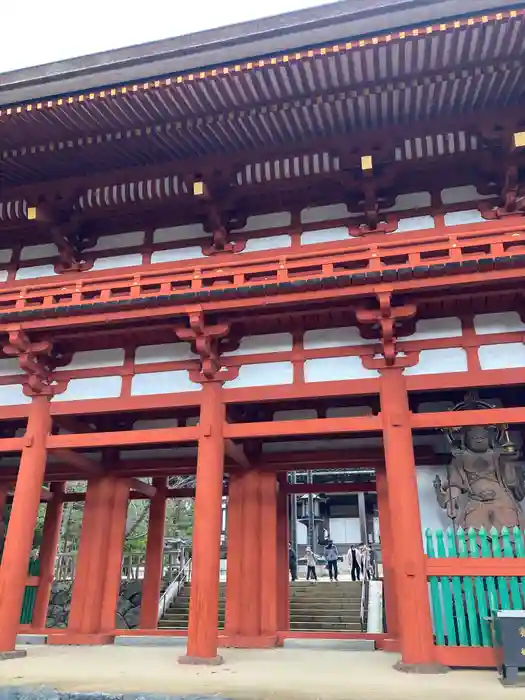 高野山金剛峯寺の山門