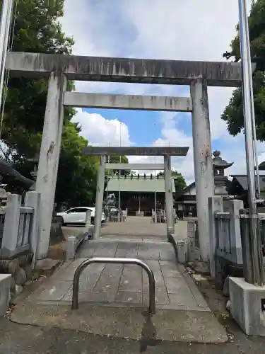 御井神社の{uncategorized: "未分類", other: "その他", undefined: "問題あり", building: "その他建物", grave: "お墓", sacred_gate: "鳥居", guardian: "狛犬", statue: "像", buddha: "仏像", history: "歴史", nature: "自然", garden: "庭園", animal: "動物", pagoda: "塔", temizu: "手水舎", mountain_gate: "山門・神門", sanctuary: "本殿・本堂", subordinate: "末社・摂社", art: "芸術", scenery: "景色", jizo: "地蔵", ema: "絵馬", goshuin: "御朱印", omikuji: "おみくじ", items: "授与品その他", amulet: "お守り", goshuincho: "御朱印帳", eats: "食事", festival: "お祭り", votive_dance: "神楽", shichigosan: "七五三参", wedding: "結婚式", experience: "体験その他", initially: "初詣", around: "周辺", anti_infection: "感染症対策"}