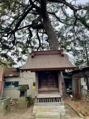 第六天神社の{uncategorized: "未分類", other: "その他", undefined: "問題あり", building: "その他建物", grave: "お墓", sacred_gate: "鳥居", guardian: "狛犬", statue: "像", buddha: "仏像", history: "歴史", nature: "自然", garden: "庭園", animal: "動物", pagoda: "塔", temizu: "手水舎", mountain_gate: "山門・神門", sanctuary: "本殿・本堂", subordinate: "末社・摂社", art: "芸術", scenery: "景色", jizo: "地蔵", ema: "絵馬", goshuin: "御朱印", omikuji: "おみくじ", items: "授与品その他", amulet: "お守り", goshuincho: "御朱印帳", eats: "食事", festival: "お祭り", votive_dance: "神楽", shichigosan: "七五三参", wedding: "結婚式", experience: "体験その他", initially: "初詣", around: "周辺", anti_infection: "感染症対策"}