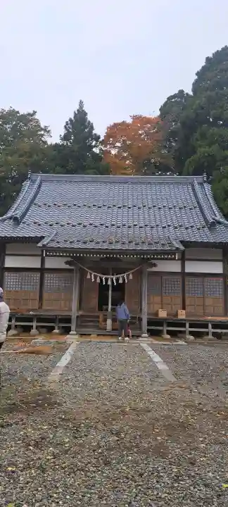 松峰神社、天照御祖神社の{uncategorized: "未分類", other: "その他", undefined: "問題あり", building: "その他建物", grave: "お墓", sacred_gate: "鳥居", guardian: "狛犬", statue: "像", buddha: "仏像", history: "歴史", nature: "自然", garden: "庭園", animal: "動物", pagoda: "塔", temizu: "手水舎", mountain_gate: "山門・神門", sanctuary: "本殿・本堂", subordinate: "末社・摂社", art: "芸術", scenery: "景色", jizo: "地蔵", ema: "絵馬", goshuin: "御朱印", omikuji: "おみくじ", items: "授与品その他", amulet: "お守り", goshuincho: "御朱印帳", eats: "食事", festival: "お祭り", votive_dance: "神楽", shichigosan: "七五三参", wedding: "結婚式", experience: "体験その他", initially: "初詣", around: "周辺", anti_infection: "感染症対策"}