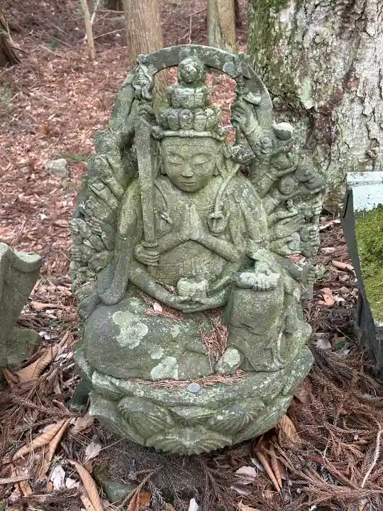 修那羅山安宮神社の{uncategorized: "未分類", other: "その他", undefined: "問題あり", building: "その他建物", grave: "お墓", sacred_gate: "鳥居", guardian: "狛犬", statue: "像", buddha: "仏像", history: "歴史", nature: "自然", garden: "庭園", animal: "動物", pagoda: "塔", temizu: "手水舎", mountain_gate: "山門・神門", sanctuary: "本殿・本堂", subordinate: "末社・摂社", art: "芸術", scenery: "景色", jizo: "地蔵", ema: "絵馬", goshuin: "御朱印", omikuji: "おみくじ", items: "授与品その他", amulet: "お守り", goshuincho: "御朱印帳", eats: "食事", festival: "お祭り", votive_dance: "神楽", shichigosan: "七五三参", wedding: "結婚式", experience: "体験その他", initially: "初詣", around: "周辺", anti_infection: "感染症対策"}