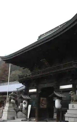 日牟禮八幡宮の山門・神門