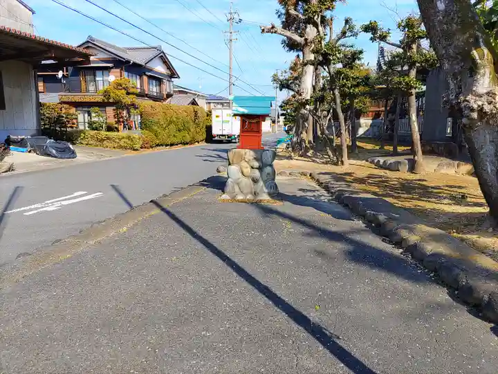 六所社(三ツ井)の末社・摂社