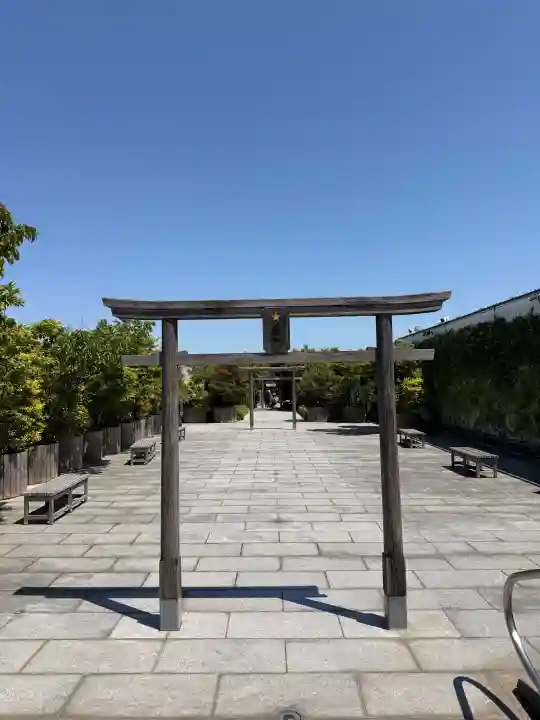 鉄道神社の{uncategorized: "未分類", other: "その他", undefined: "問題あり", building: "その他建物", grave: "お墓", sacred_gate: "鳥居", guardian: "狛犬", statue: "像", buddha: "仏像", history: "歴史", nature: "自然", garden: "庭園", animal: "動物", pagoda: "塔", temizu: "手水舎", mountain_gate: "山門・神門", sanctuary: "本殿・本堂", subordinate: "末社・摂社", art: "芸術", scenery: "景色", jizo: "地蔵", ema: "絵馬", goshuin: "御朱印", omikuji: "おみくじ", items: "授与品その他", amulet: "お守り", goshuincho: "御朱印帳", eats: "食事", festival: "お祭り", votive_dance: "神楽", shichigosan: "七五三参", wedding: "結婚式", experience: "体験その他", initially: "初詣", around: "周辺", anti_infection: "感染症対策"}