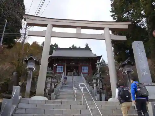 武蔵御嶽神社の鳥居