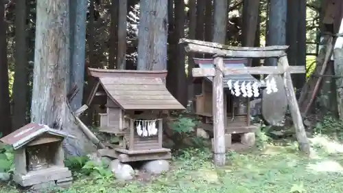 諏訪神社の末社