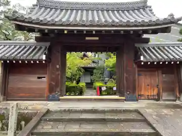 靈雲院の山門・神門