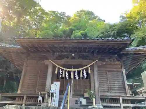 高尾山麓氷川神社の本殿・本堂