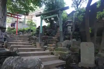 田端八幡神社の末社・摂社