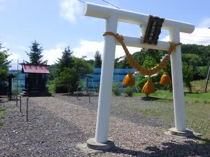 志撫子神社の鳥居