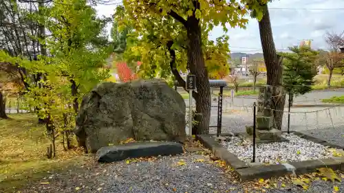 西御料地神社の末社・摂社