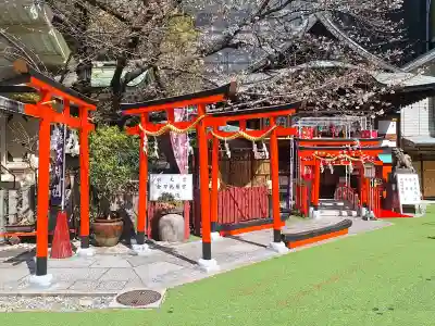 露天神社（お初天神）の{uncategorized: "未分類", other: "その他", undefined: "問題あり", building: "その他建物", grave: "お墓", sacred_gate: "鳥居", guardian: "狛犬", statue: "像", buddha: "仏像", history: "歴史", nature: "自然", garden: "庭園", animal: "動物", pagoda: "塔", temizu: "手水舎", mountain_gate: "山門・神門", sanctuary: "本殿・本堂", subordinate: "末社・摂社", art: "芸術", scenery: "景色", jizo: "地蔵", ema: "絵馬", goshuin: "御朱印", omikuji: "おみくじ", items: "授与品その他", amulet: "お守り", goshuincho: "御朱印帳", eats: "食事", festival: "お祭り", votive_dance: "神楽", shichigosan: "七五三参", wedding: "結婚式", experience: "体験その他", initially: "初詣", around: "周辺", anti_infection: "感染症対策"}