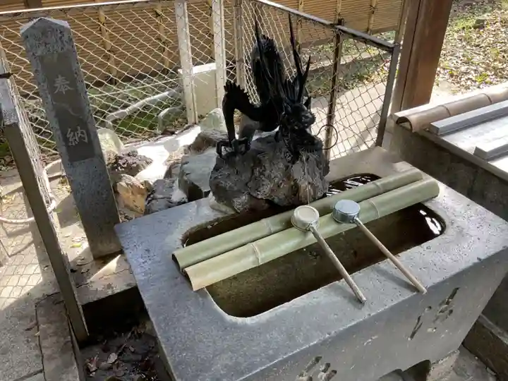 伊冨利部神社の手水舎