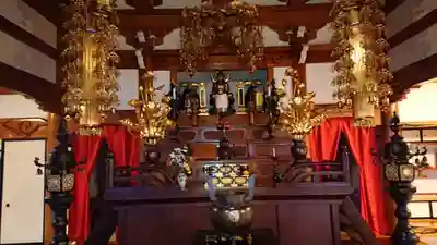 甘露寺の本殿・本堂