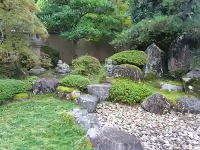 法妙寺の庭園