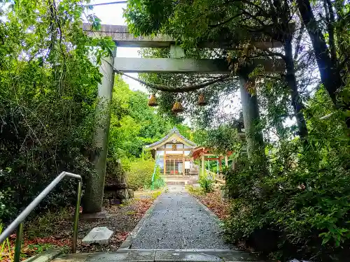 八事御嶽神社の鳥居