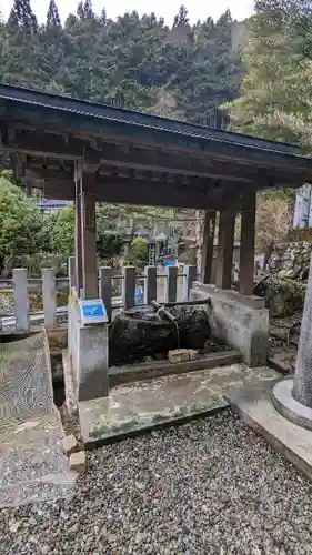大嶽神社の手水舎