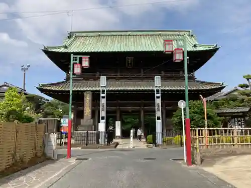 法華経寺の山門