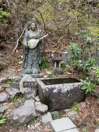 榛名神社の像