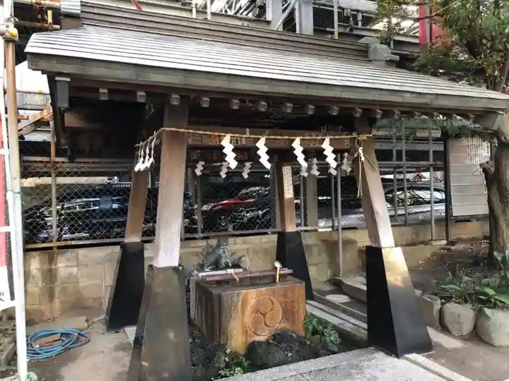 千住本氷川神社の手水舎
