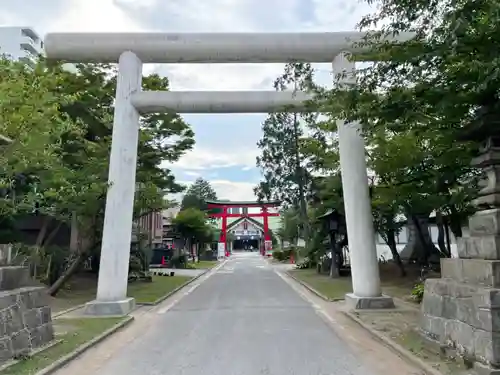 善知鳥神社の鳥居