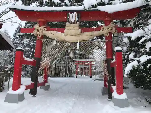 沖館稲荷神社の鳥居