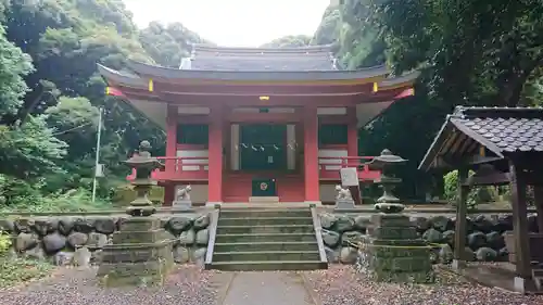 百草八幡神社の本殿・本堂