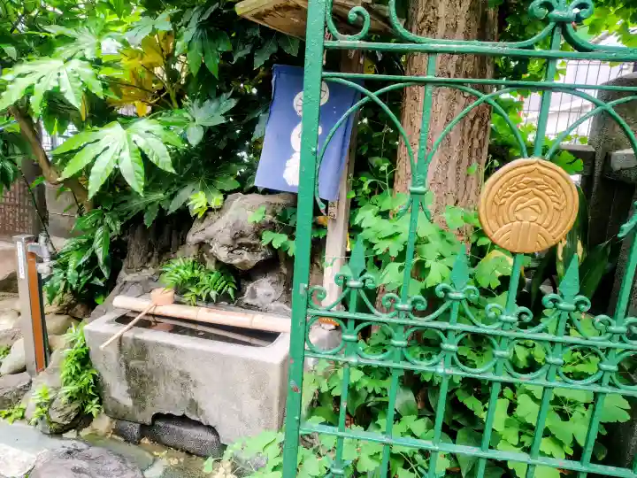 三光稲荷神社の{uncategorized: "未分類", other: "その他", undefined: "問題あり", building: "その他建物", grave: "お墓", sacred_gate: "鳥居", guardian: "狛犬", statue: "像", buddha: "仏像", history: "歴史", nature: "自然", garden: "庭園", animal: "動物", pagoda: "塔", temizu: "手水舎", mountain_gate: "山門・神門", sanctuary: "本殿・本堂", subordinate: "末社・摂社", art: "芸術", scenery: "景色", jizo: "地蔵", ema: "絵馬", goshuin: "御朱印", omikuji: "おみくじ", items: "授与品その他", amulet: "お守り", goshuincho: "御朱印帳", eats: "食事", festival: "お祭り", votive_dance: "神楽", shichigosan: "七五三参", wedding: "結婚式", experience: "体験その他", initially: "初詣", around: "周辺", anti_infection: "感染症対策"}