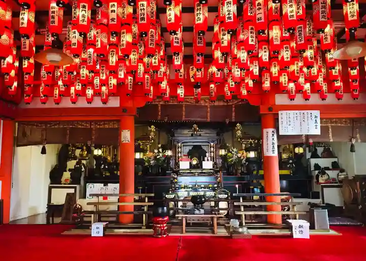 青岸渡寺の本殿・本堂