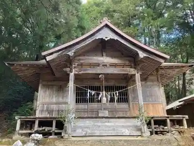白髪神社の本殿