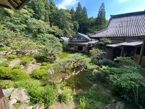 吸湖山　青岸寺の庭園