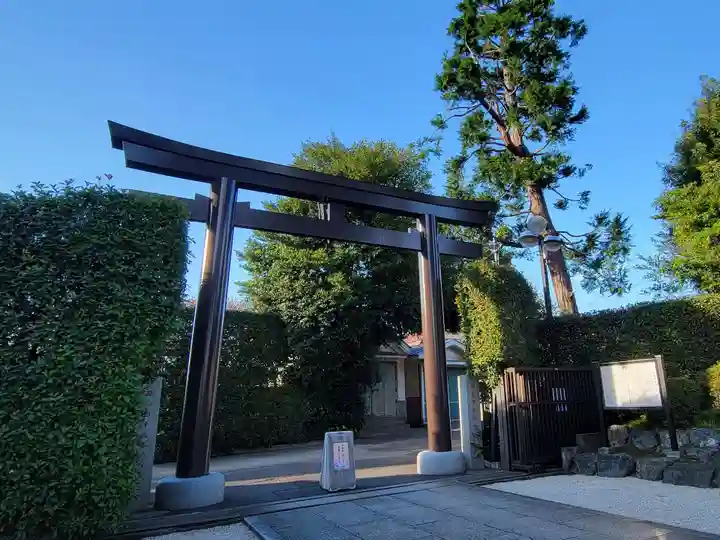 中野沼袋氷川神社の鳥居