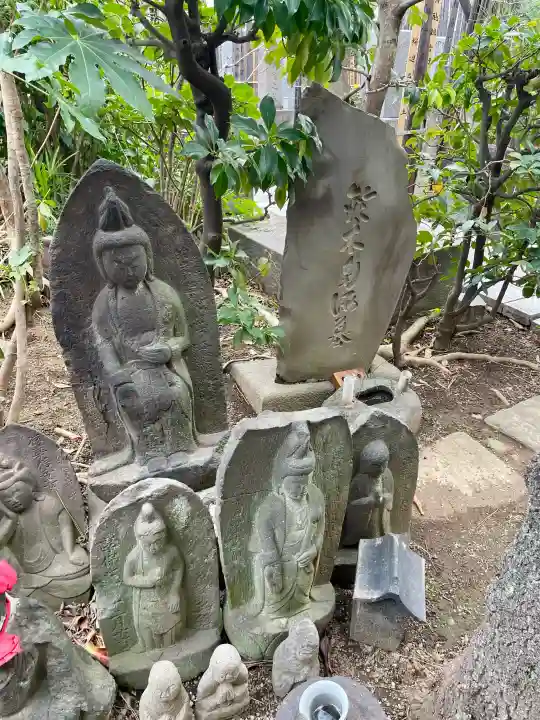 東淵寺の{uncategorized: "未分類", other: "その他", undefined: "問題あり", building: "その他建物", grave: "お墓", sacred_gate: "鳥居", guardian: "狛犬", statue: "像", buddha: "仏像", history: "歴史", nature: "自然", garden: "庭園", animal: "動物", pagoda: "塔", temizu: "手水舎", mountain_gate: "山門・神門", sanctuary: "本殿・本堂", subordinate: "末社・摂社", art: "芸術", scenery: "景色", jizo: "地蔵", ema: "絵馬", goshuin: "御朱印", omikuji: "おみくじ", items: "授与品その他", amulet: "お守り", goshuincho: "御朱印帳", eats: "食事", festival: "お祭り", votive_dance: "神楽", shichigosan: "七五三参", wedding: "結婚式", experience: "体験その他", initially: "初詣", around: "周辺", anti_infection: "感染症対策"}