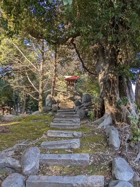 伊多波刀神社の末社・摂社