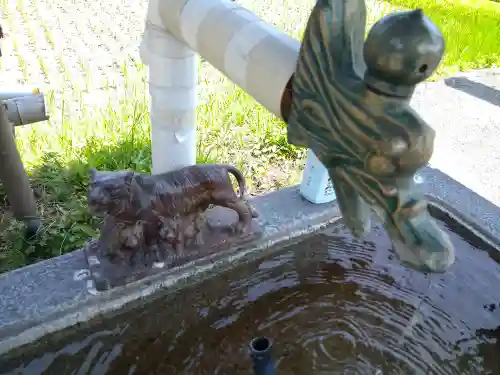 田倉牛神社の手水