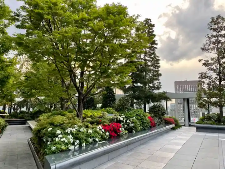 靍護稲荷神社の周辺