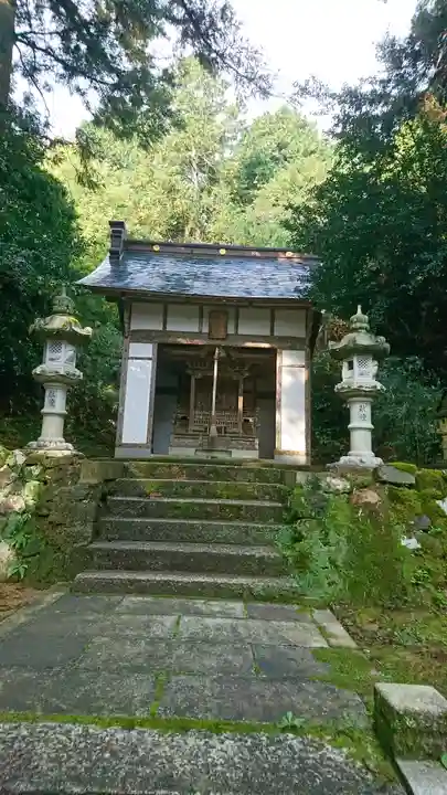 高岡大明神の本殿・本堂
