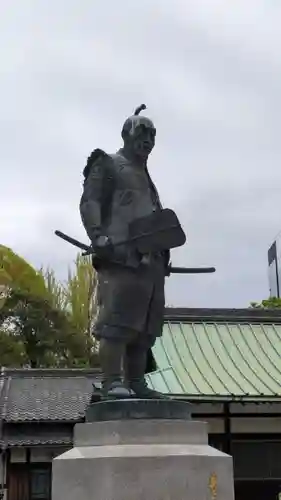 豊國神社の像