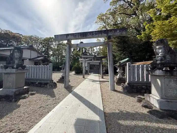 花岡神社の{uncategorized: "未分類", other: "その他", undefined: "問題あり", building: "その他建物", grave: "お墓", sacred_gate: "鳥居", guardian: "狛犬", statue: "像", buddha: "仏像", history: "歴史", nature: "自然", garden: "庭園", animal: "動物", pagoda: "塔", temizu: "手水舎", mountain_gate: "山門・神門", sanctuary: "本殿・本堂", subordinate: "末社・摂社", art: "芸術", scenery: "景色", jizo: "地蔵", ema: "絵馬", goshuin: "御朱印", omikuji: "おみくじ", items: "授与品その他", amulet: "お守り", goshuincho: "御朱印帳", eats: "食事", festival: "お祭り", votive_dance: "神楽", shichigosan: "七五三参", wedding: "結婚式", experience: "体験その他", initially: "初詣", around: "周辺", anti_infection: "感染症対策"}