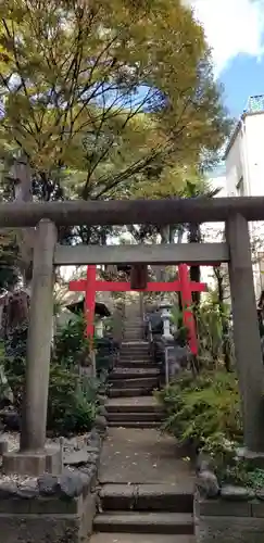 岩山稲荷神社の鳥居