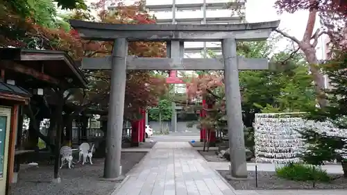 彌彦神社　(伊夜日子神社)の鳥居