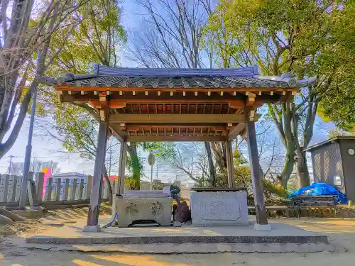 八王子社（安良町）の手水舎